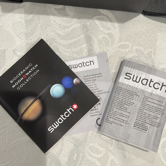 brand new omega x swatch bioceramic moonswatch mission on earth with certificate - Picture 3 of 3